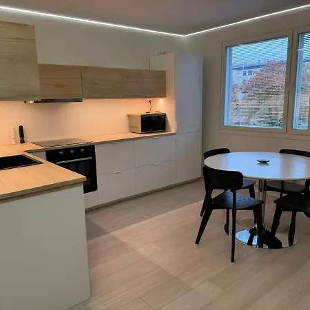 Modern And Spacious With A Separate Bedroom Апартаменты *