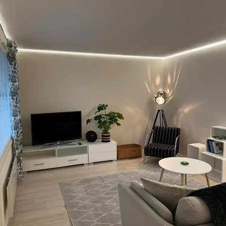 Modern And Spacious With A Separate Bedroom شقة ريهيماكي